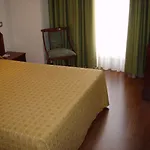 Hotel Compostela 2*