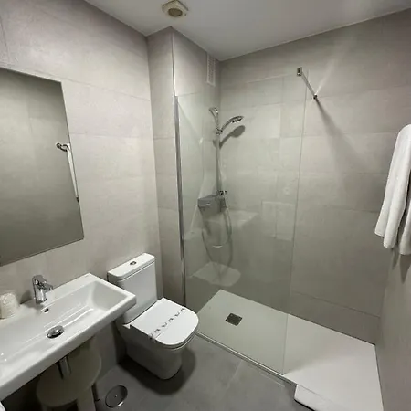 Hotel Compostela 2*
