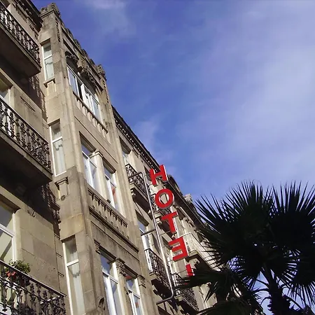 Hotel Compostela 2*