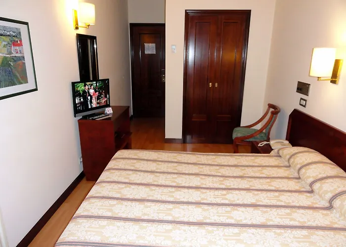 Compostela Hotell 2*